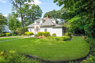 584 Forest Avenue, New Rochelle, NY 10804 - Photo 2