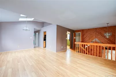 386 Southport Street, Ronkonkoma, NY 11779 - Photo 6