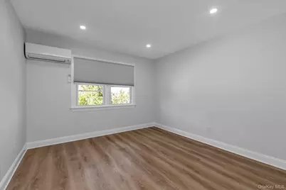 71 Haven Avenue #Upper, Port Washington, NY 11050 - Photo 12