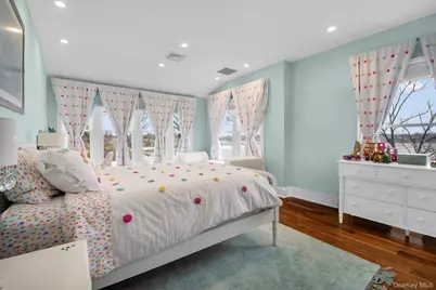 102 Shore Road, Douglaston, NY 11363 - Photo 14