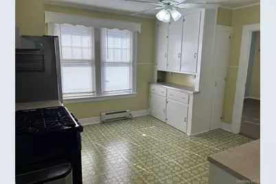 612 College Place #2nd Floor, College Point, NY 11356 - Photo 2