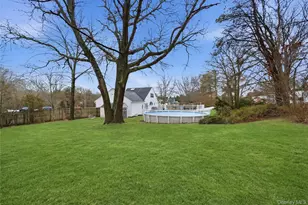 8 Lucy Ct, Patchogue, NY 11772 - Photo 32