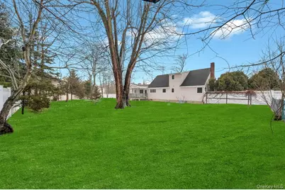 105 Browns Road, Nesconset, NY 11767 - Photo 10