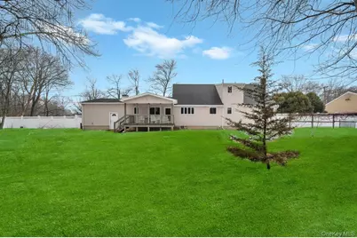 105 Browns Road, Nesconset, NY 11767 - Photo 12