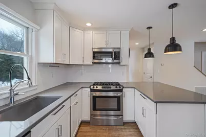 10 Terry Place, Center Moriches, NY 11934 - Photo 16