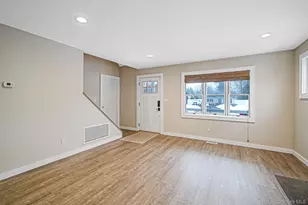 10 Terry Pl, Center Moriches, NY 11934 - Photo 12