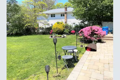 42 Hamilton Road #Left, Merrick, NY 11566 - Photo 4