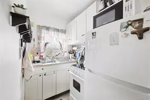 5 Wedgewood Dr, Coram, NY 11727 - Photo 16