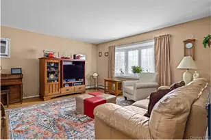 830 N Broome Ave, Lindenhurst, NY 11757 - Photo 4