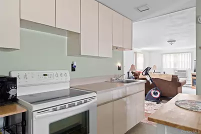 830 N Broome Avenue, Lindenhurst, NY 11757 - Photo 26