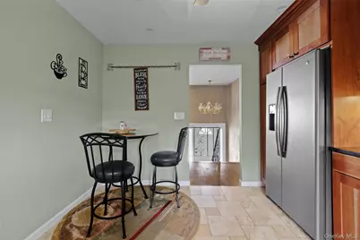 830 N Broome Avenue, Lindenhurst, NY 11757 - Photo 10