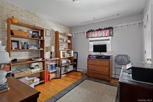 830 N Broome Ave, Lindenhurst, NY 11757 - Photo 16