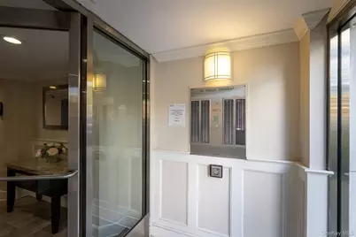 25 Knolls Crescent #6A, Bronx, NY 10463 - Photo 2