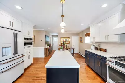 46 Walter Avenue, Hicksville, NY 11801 - Photo 4