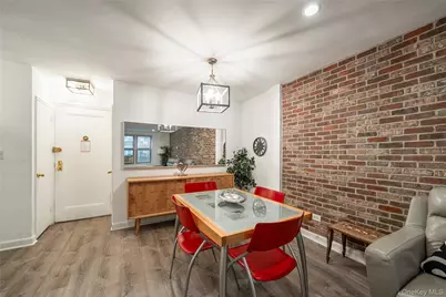 67-25 Clyde Street #3M, Forest Hills, NY 11375 - Photo 2