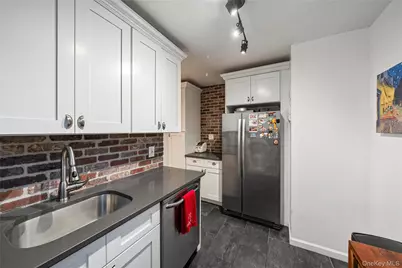 67-25 Clyde Street #3M, Forest Hills, NY 11375 - Photo 4