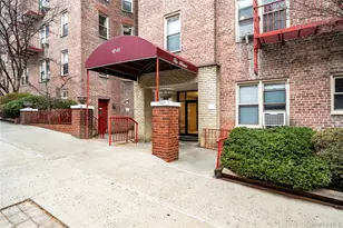 67-25 Clyde St, Forest Hills, NY 11375 - Photo 28