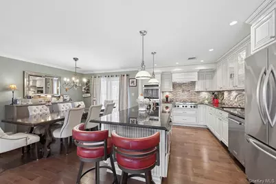 187 Massapequa Avenue, Massapequa, NY 11758 - Photo 16