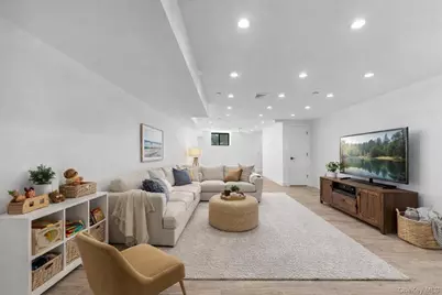 953 Tilden Street, Bronx, NY 10469 - Photo 4