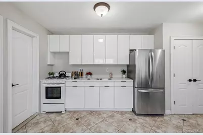 160 E Kearsing Parkway, Monsey, NY 10952 - Photo 8