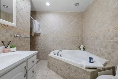 160 E Kearsing Parkway, Monsey, NY 10952 - Photo 14