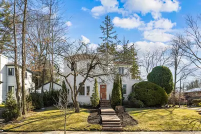 118 Baker Hill Road, Great Neck, NY 11023 - Photo 2