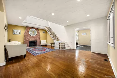 118 Baker Hill Road, Great Neck, NY 11023 - Photo 6