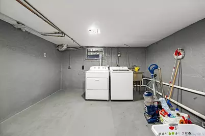 118 Baker Hill Road, Great Neck, NY 11023 - Photo 36