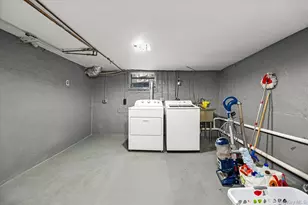 118 Baker Hill Rd, Great Neck, NY 11023 - Photo 36