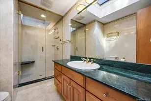 118 Baker Hill Rd, Great Neck, NY 11023 - Photo 28