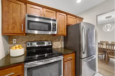 18 Granada Crescent #14, White Plains, NY 10603 - Photo 10