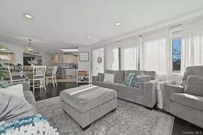 17 Hawthorne Street, Massapequa, NY 11758 - Photo 6