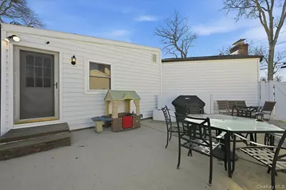 17 Hawthorne Street, Massapequa, NY 11758 - Photo 32