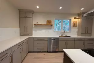 39 Falconer St, Beacon, NY 12508 - Photo 8