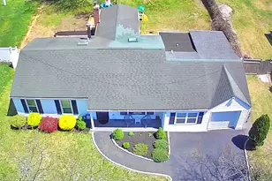 93 Burleigh Dr, Holbrook, NY 11741 - Photo 2