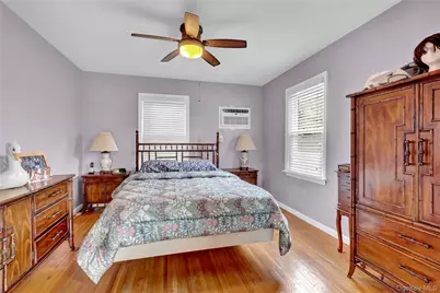 1020 N 5th Street, New Hyde Park, NY 11040 - Photo 14