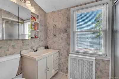 1020 N 5th Street, New Hyde Park, NY 11040 - Photo 18