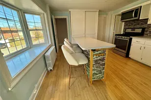 2 Ruth Ln, Glenwood Landing, NY 11547 - Photo 6