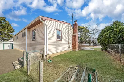 156 Gibbs Road, Central Islip, NY 11722 - Photo 6