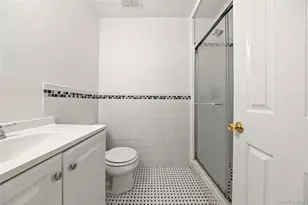 402 Kennedy Dr, Spring Valley, NY 10977 - Photo 20