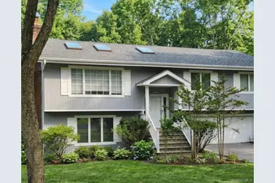 25 Cliff Road W, Wading River, NY 11792 - Photo 2