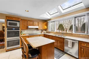 144 Landing Meadow Rd, Smithtown, NY 11787 - Photo 10