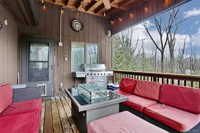 42 Cragmere Road, Airmont, NY 10901 - Photo 28