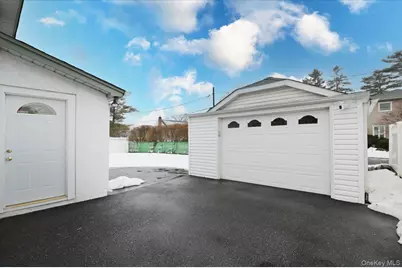 2016 Abbot Avenue, Merrick, NY 11566 - Photo 24