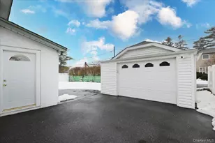 2016 Abbot Ave, Merrick, NY 11566 - Photo 24