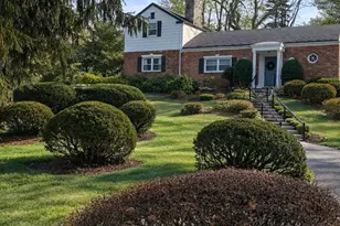 16 Mary Ln, Roslyn, NY 11548 - Photo 4