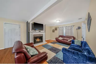 6 Denmark Court, Huntington, NY 11743 - Photo 16