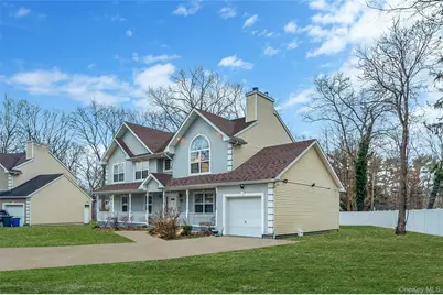 6 Denmark Court, Huntington, NY 11743 - Photo 4