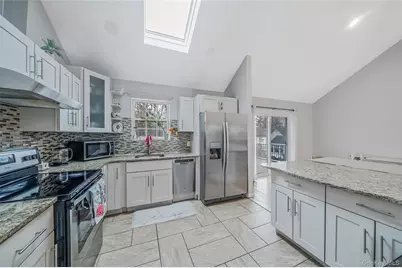 6 Denmark Court, Huntington, NY 11743 - Photo 6