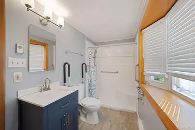 191 Village Circle W, Manorville, NY 11949 - Photo 10